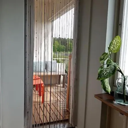 Apartment Adorable With A Garden View And A Bathtub. *