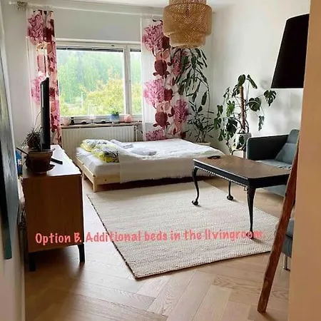 Apartment Adorable With A Garden View And A Bathtub.